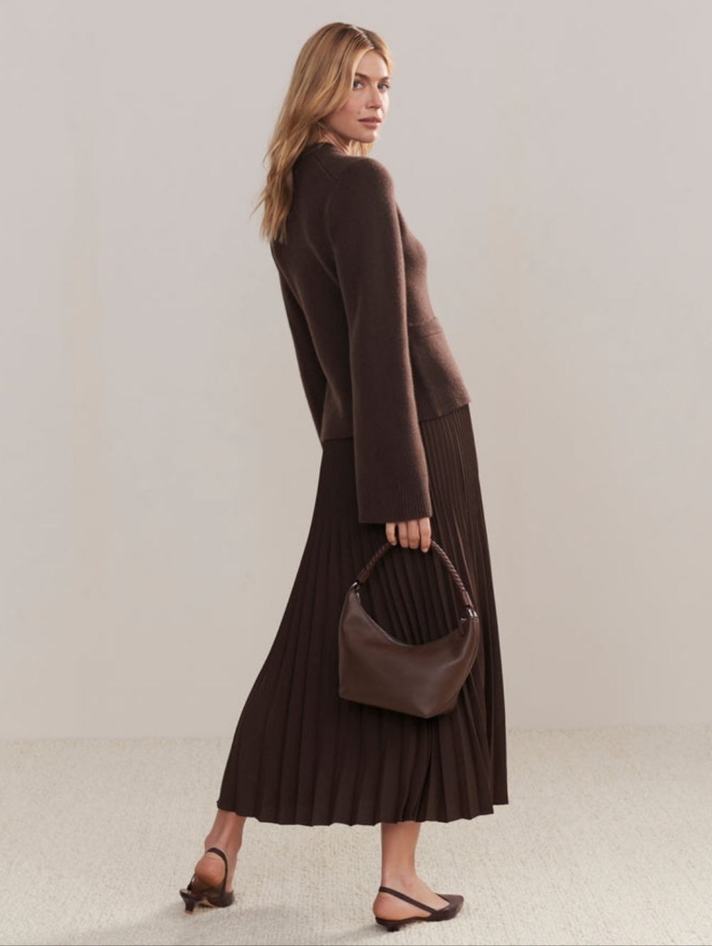 JENNI KAYNE CRESCENT SHOULDER BAG - CHOCOLATE - Picture 3 of 9
